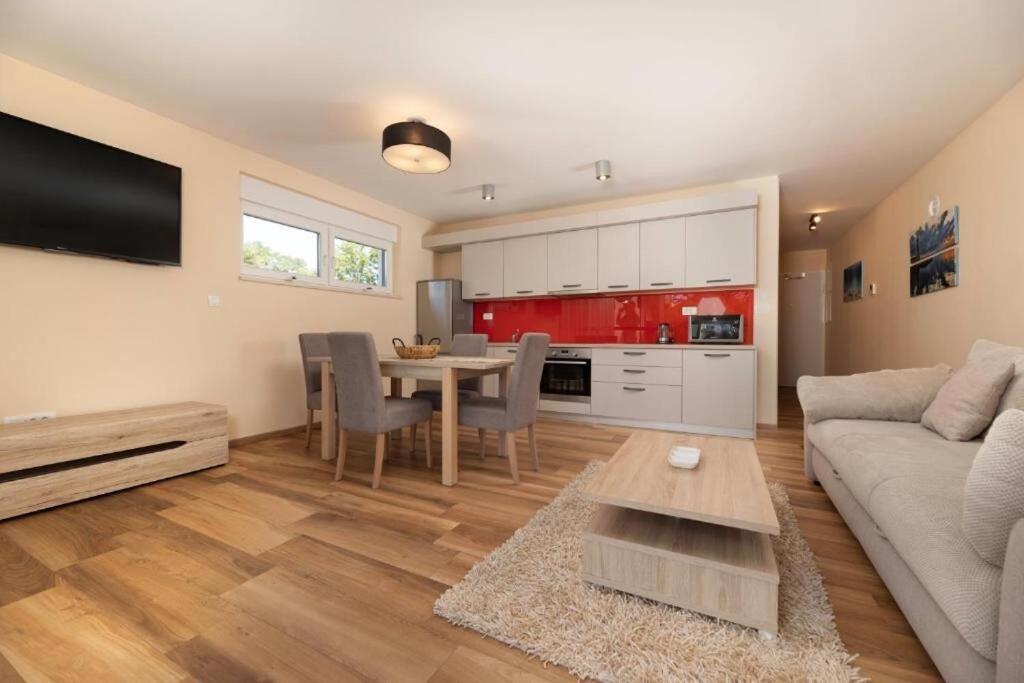 Apartments Marina Malinska Extérieur photo