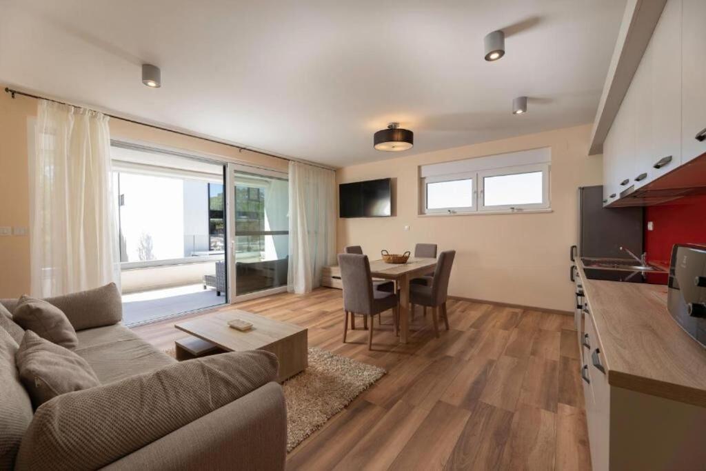 Apartments Marina Malinska Extérieur photo